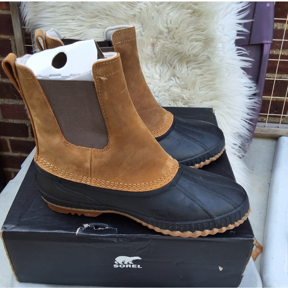 Sorel Cheyanne Chelsea waterproof boots 10 NWT